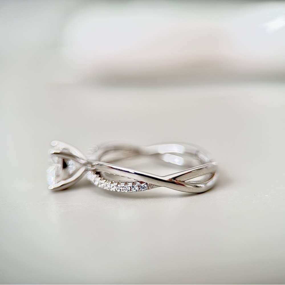 1cr S925 Moissanite Engagement Ring Double Shoulder 18k Gold Plate - Picture 3 of 8